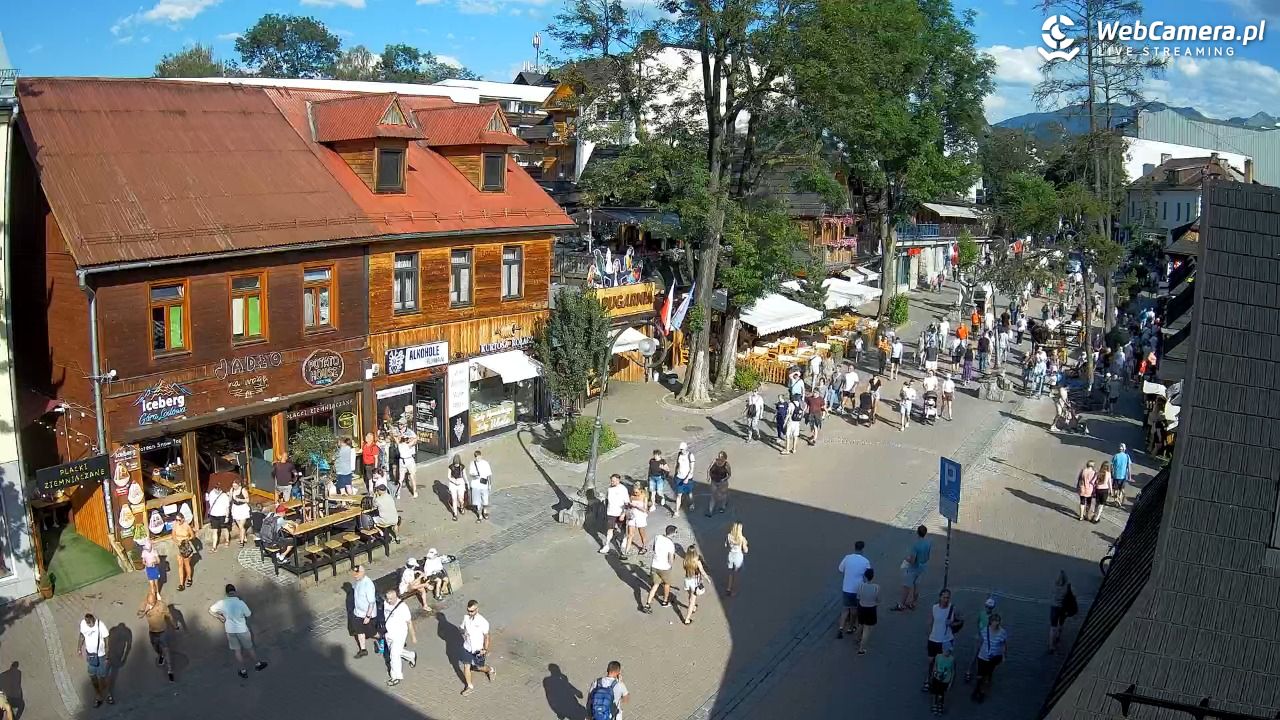 Krupówki Dolne - widok na deptak - 15 sierpień 2026, 17:02