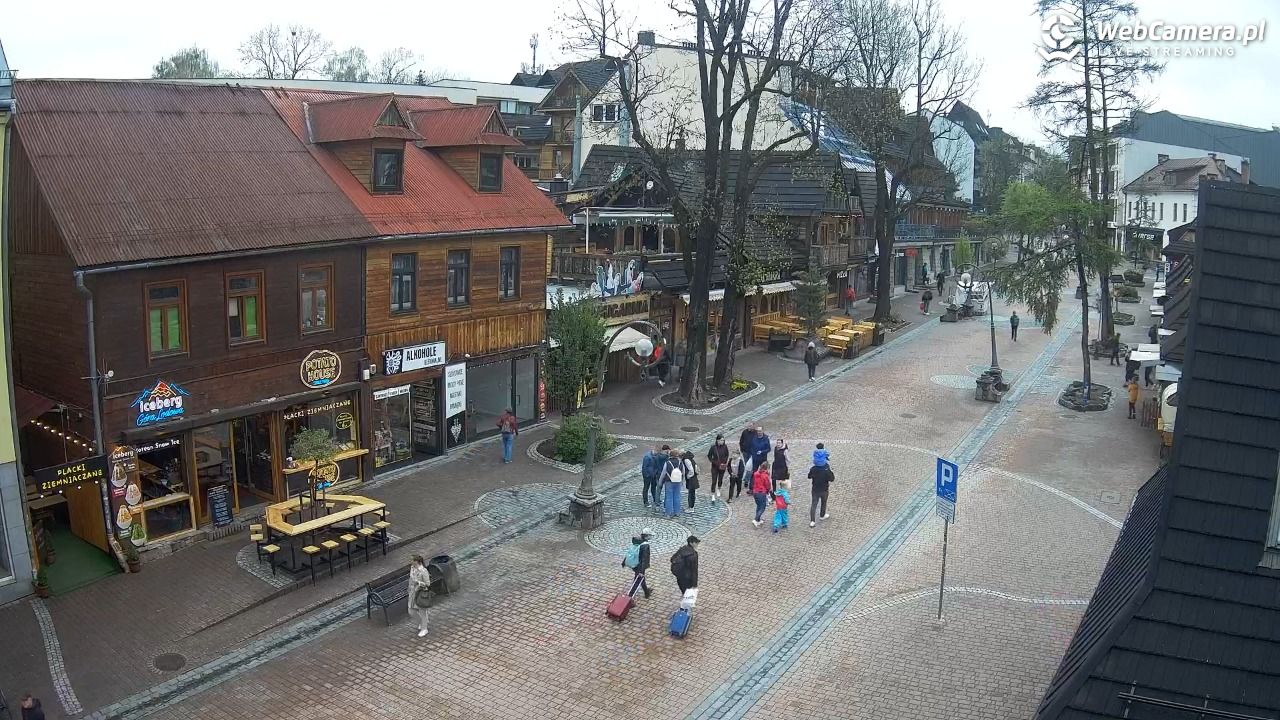 Krupówki Dolne - widok na deptak - 18 maj 2026, 11:56