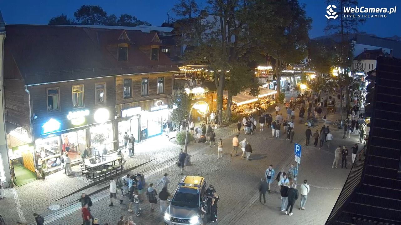 Krupówki Dolne - widok na deptak - 13 sierpień 2026, 20:36