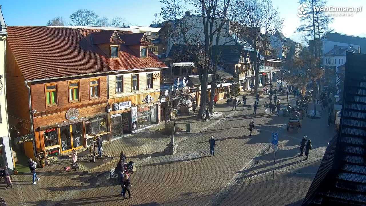 Krupówki Dolne - widok na deptak - 22 grudzień 2025, 11:03