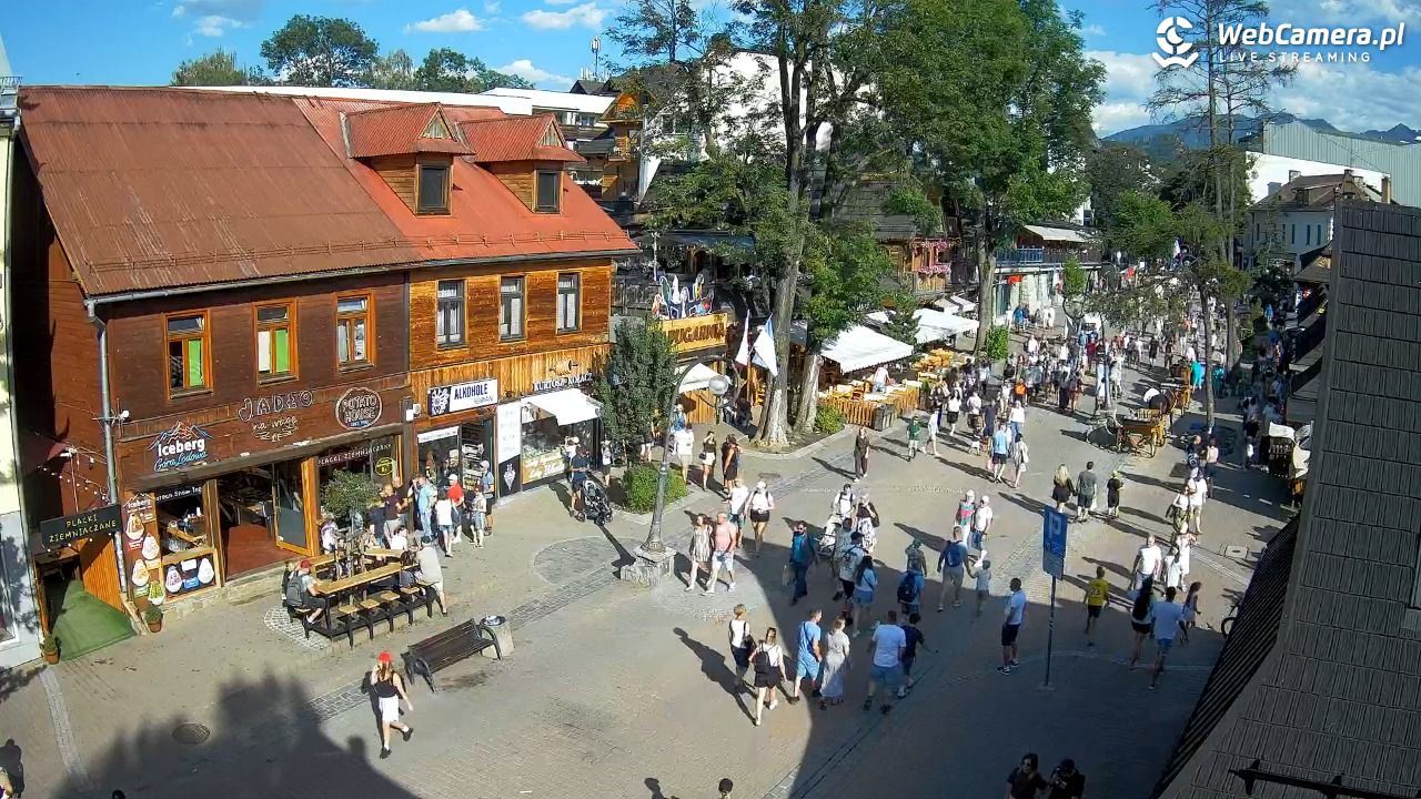 Krupówki Dolne - widok na deptak - 15 sierpień 2026, 16:56