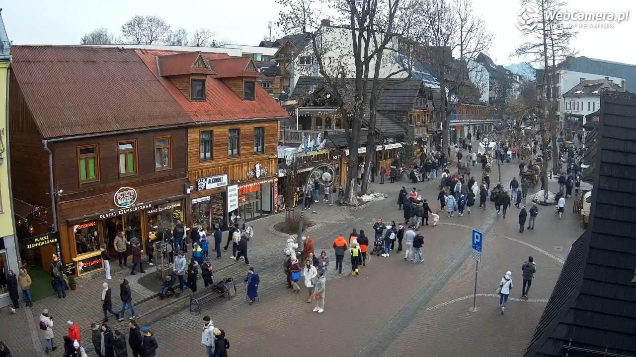 Krupówki Dolne - widok na deptak - 21 grudzień 2025, 12:50