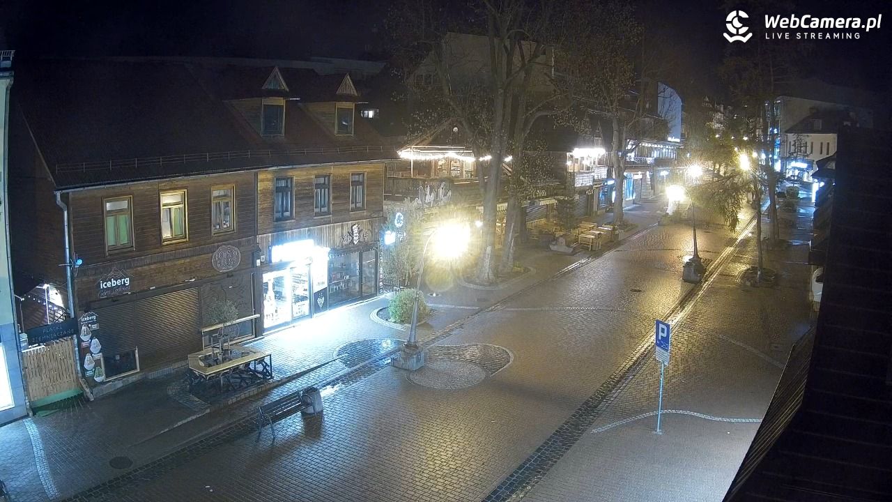 Krupówki Dolne - widok na deptak - 15 maj 2026, 23:02