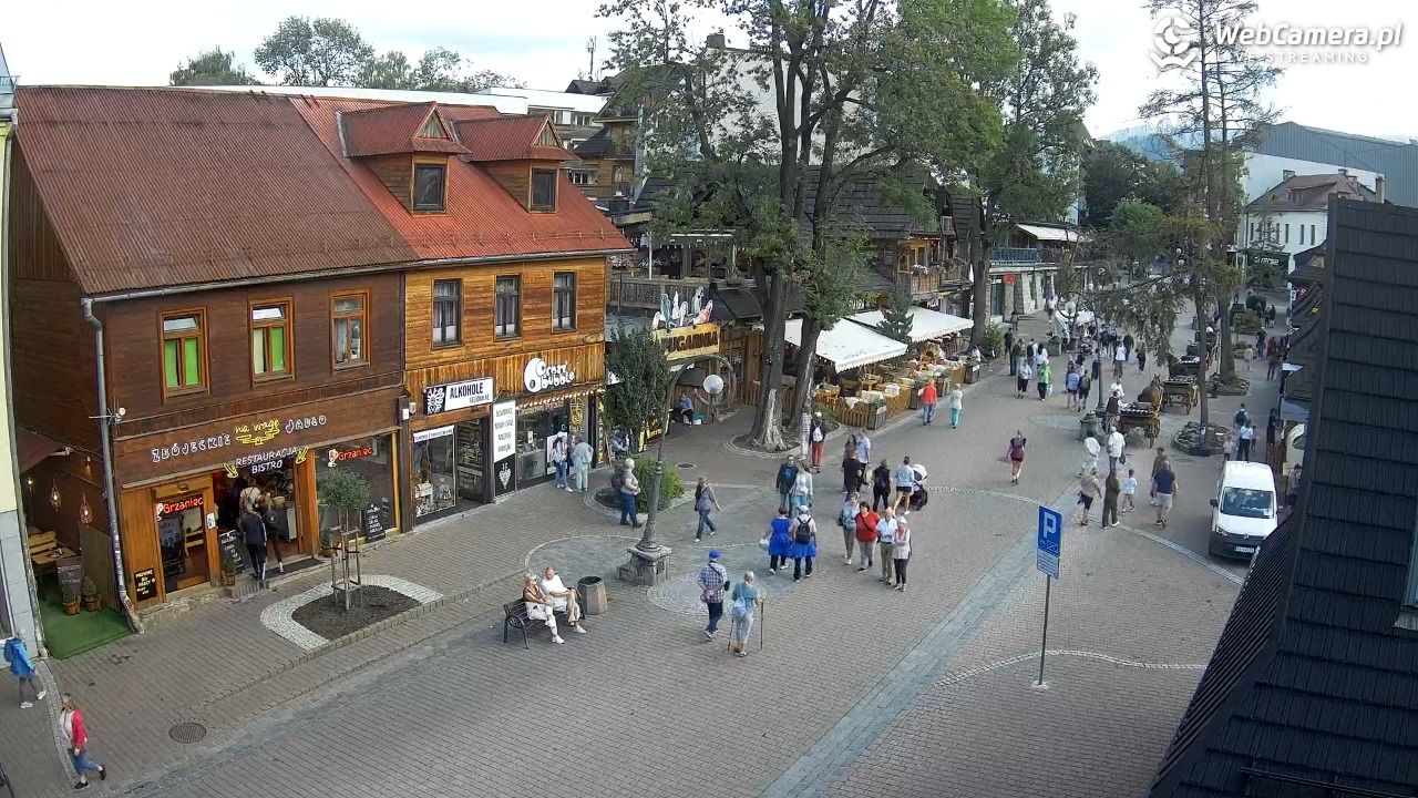 Krupówki Dolne - widok na deptak - 09 wresień 2025, 13:58