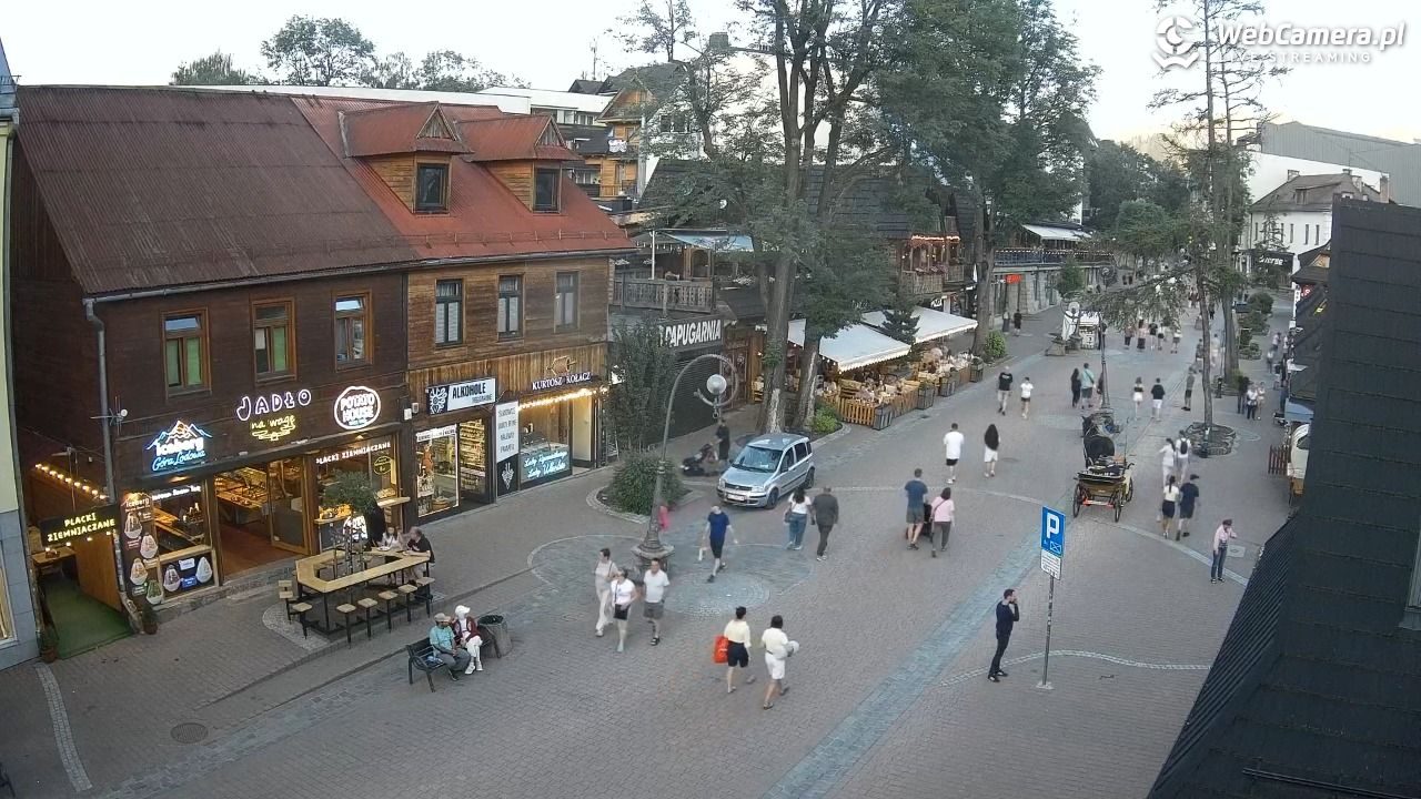 Krupówki Dolne - widok na deptak - 25 czerwiec 2026, 20:21