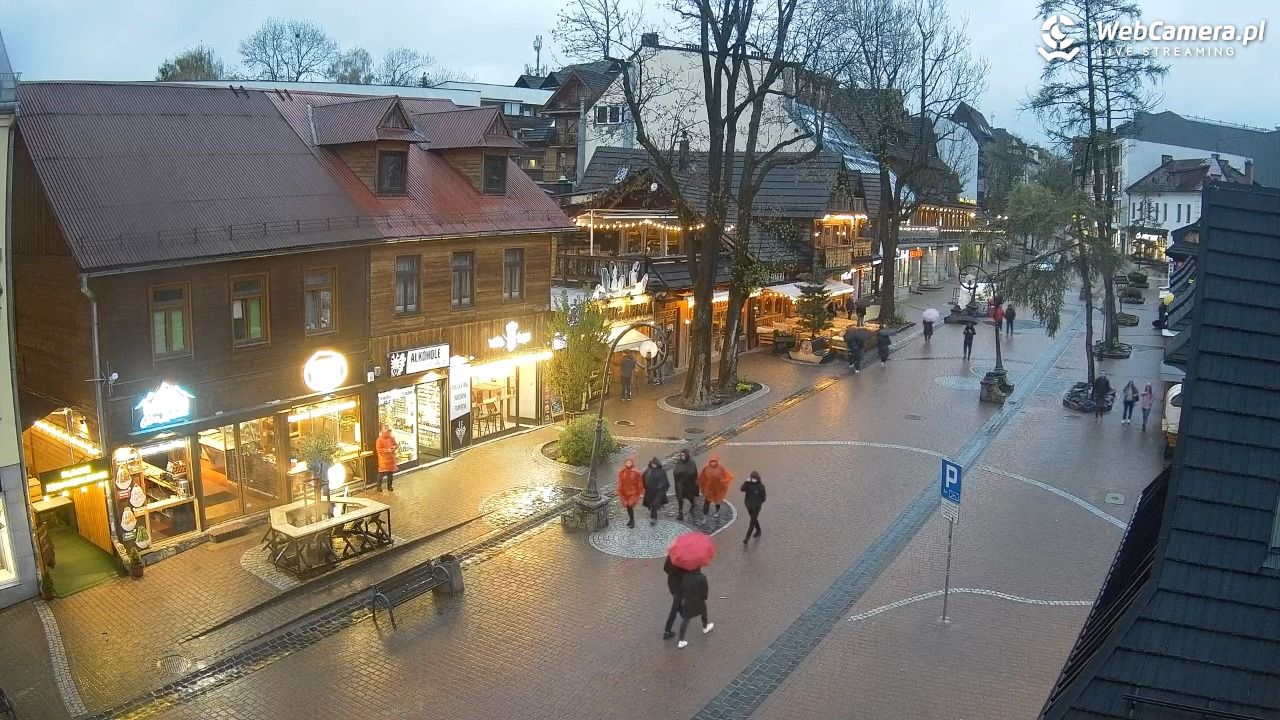 Krupówki Dolne - widok na deptak - 16 maj 2026, 19:58