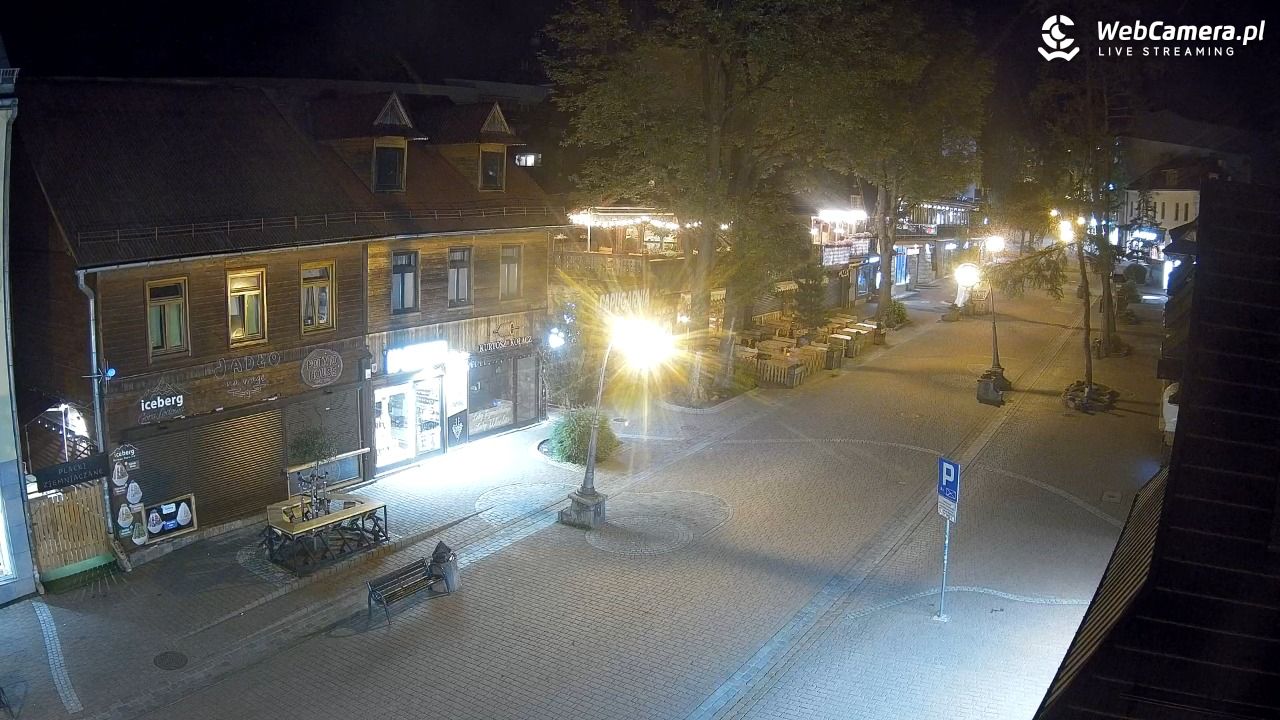 Krupówki Dolne - widok na deptak - 25 czerwiec 2026, 23:12