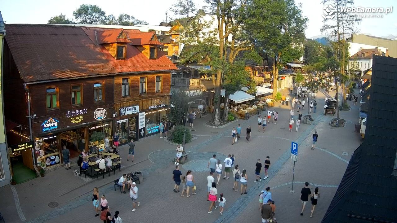 Krupówki Dolne - widok na deptak - 26 czerwiec 2026, 19:41