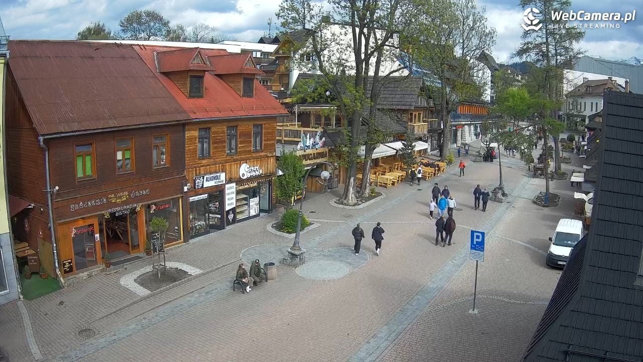 Krupówki Dolne - widok na deptak - 16 maj 2025, 16:18