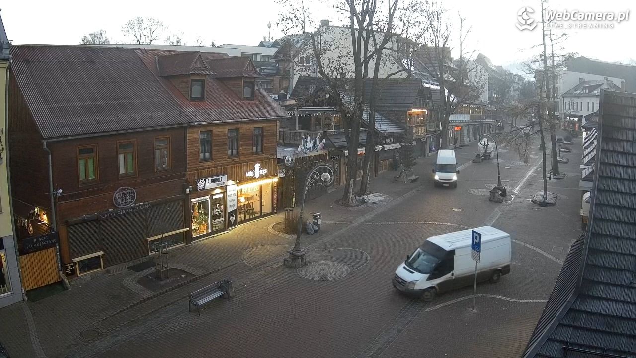 Krupówki Dolne - widok na deptak - 22 grudzień 2025, 07:28
