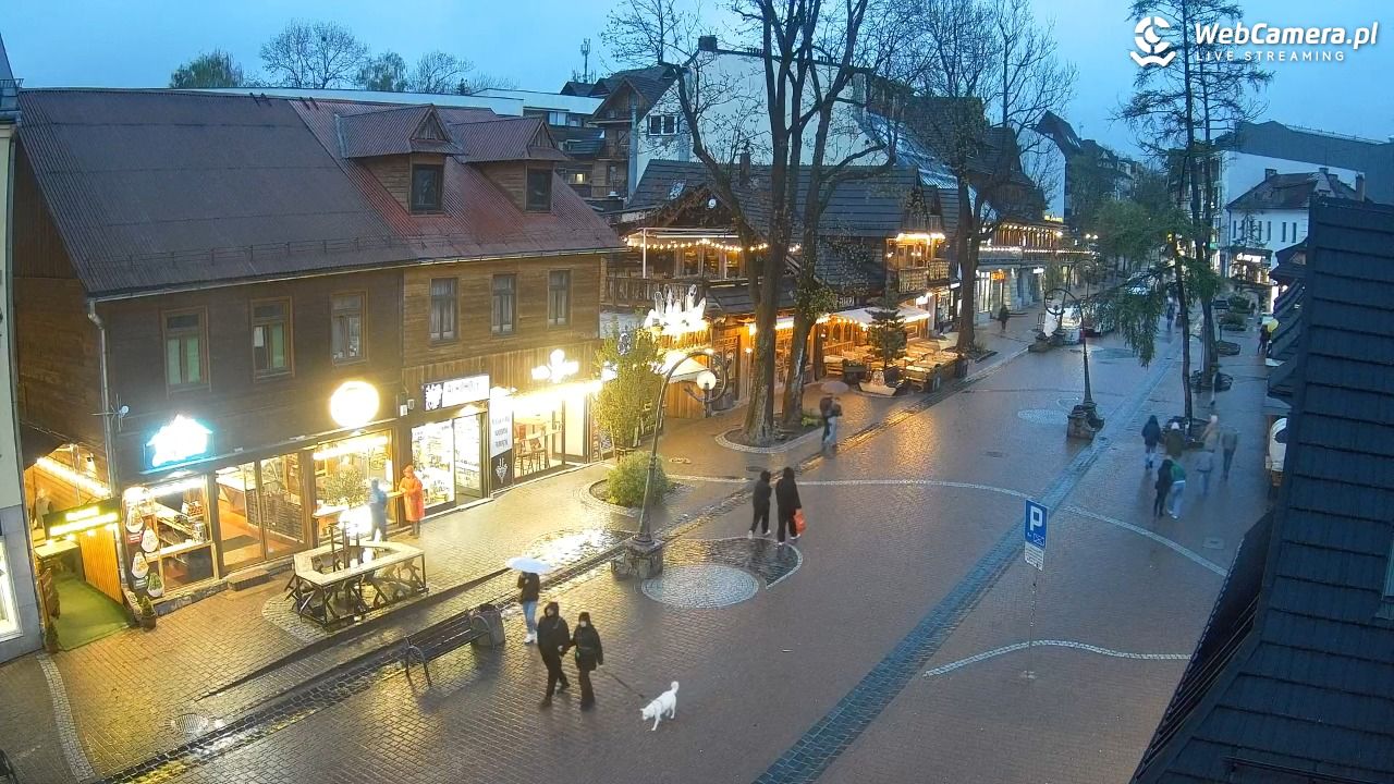 Krupówki Dolne - widok na deptak - 16 maj 2026, 20:14