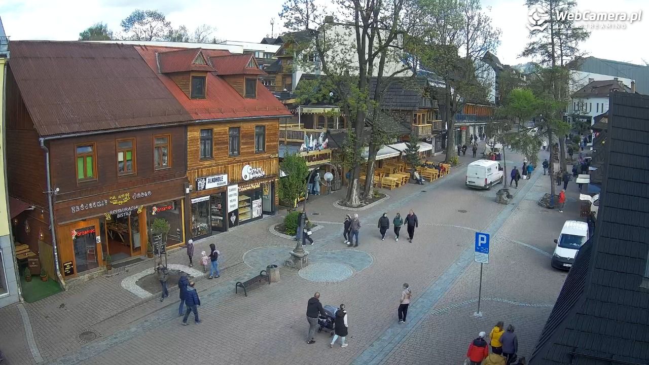 Krupówki Dolne - widok na deptak - 16 maj 2025, 15:51