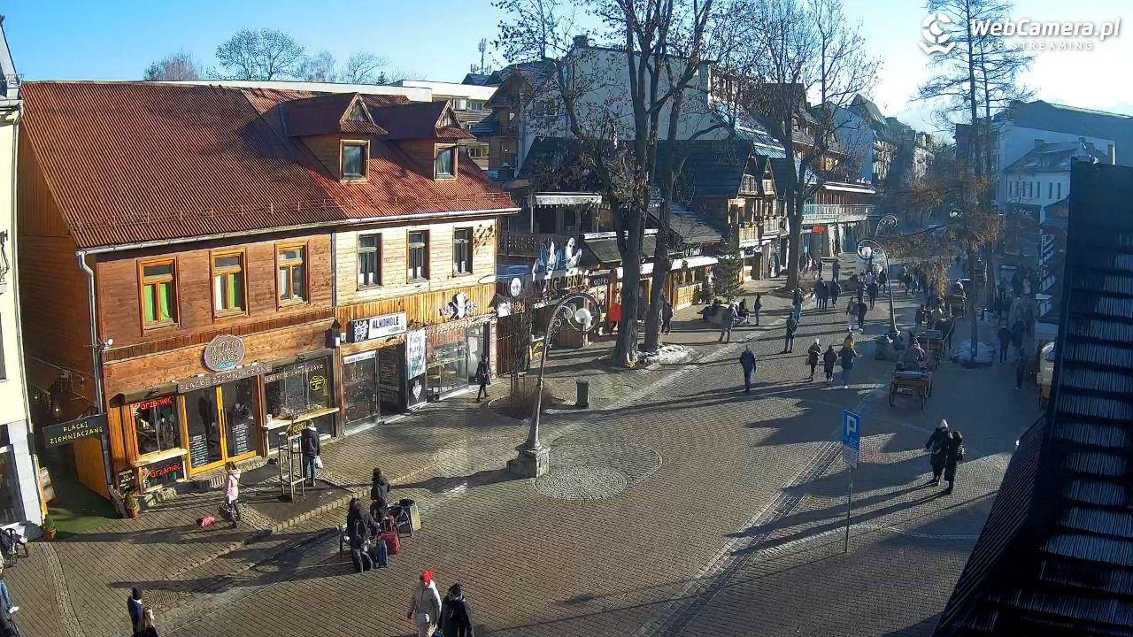 Krupówki Dolne - widok na deptak - 22 grudzień 2025, 11:03