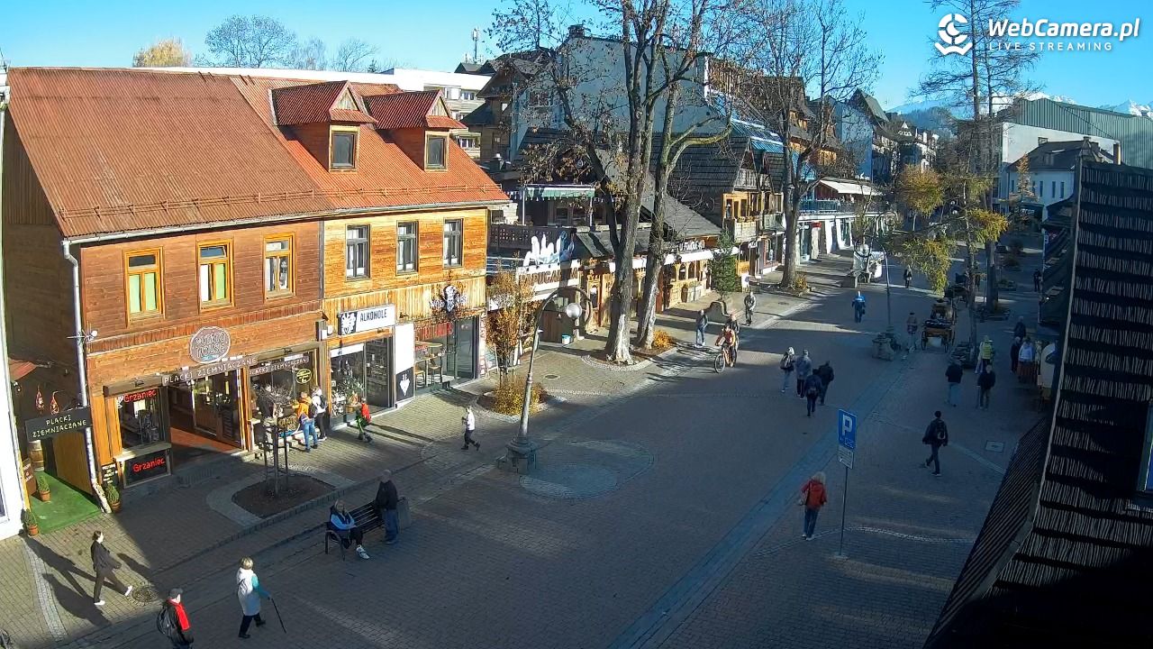 Krupówki Dolne - widok na deptak - 05 listopad 2025, 13:59