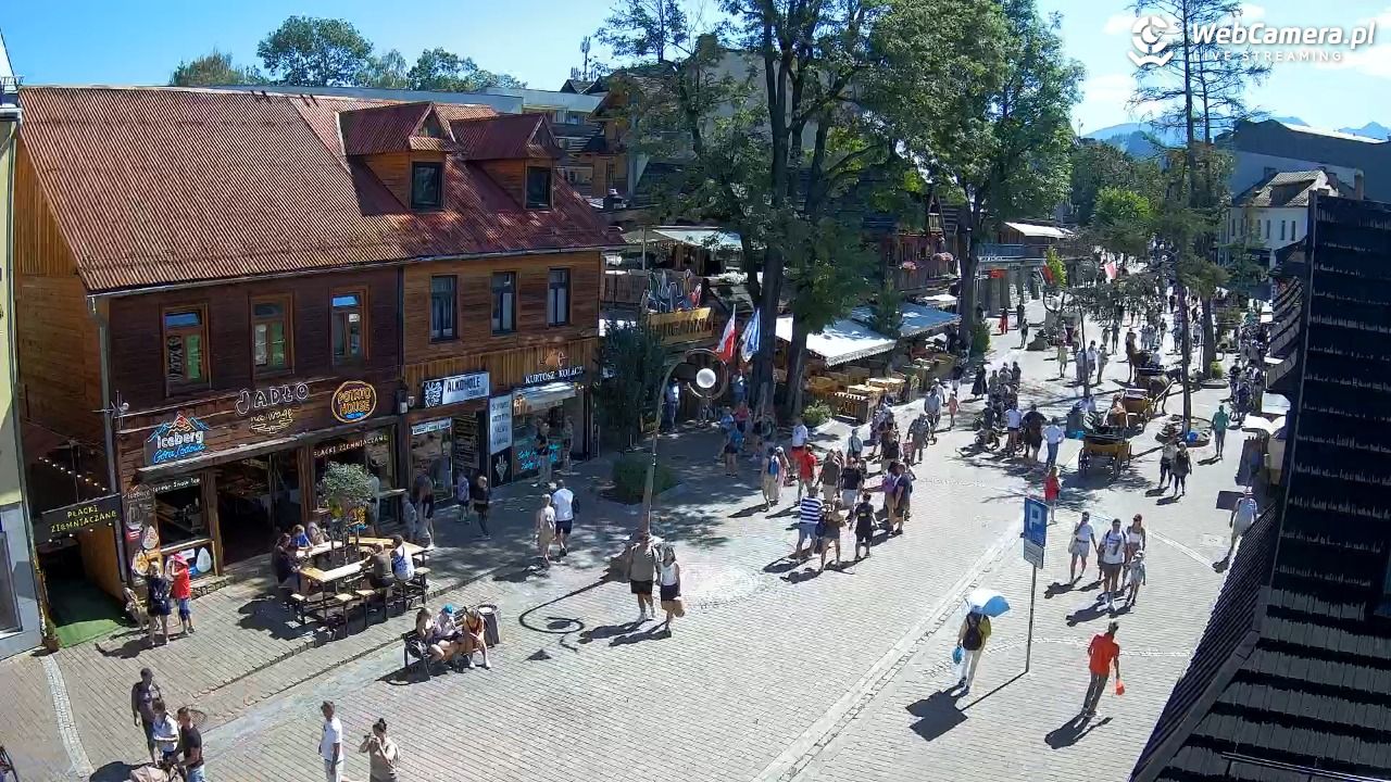 Krupówki Dolne - widok na deptak - 15 sierpień 2026, 11:36