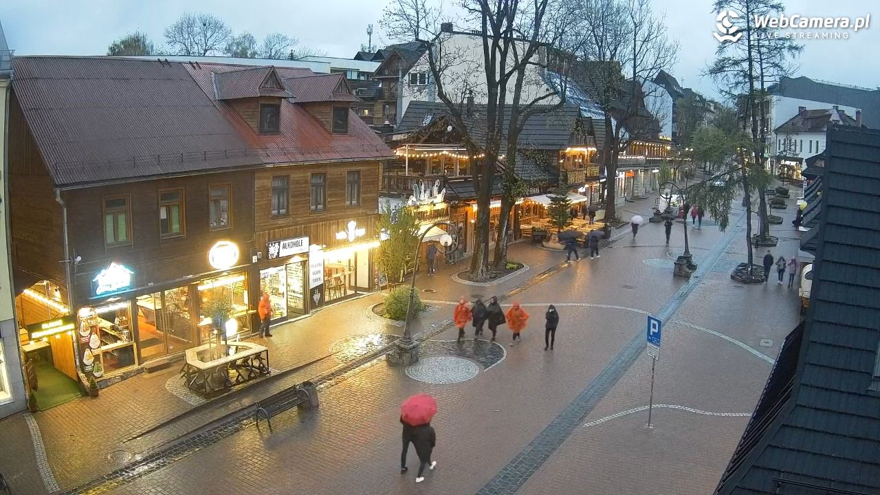 Krupówki Dolne - widok na deptak - 16 maj 2026, 19:58