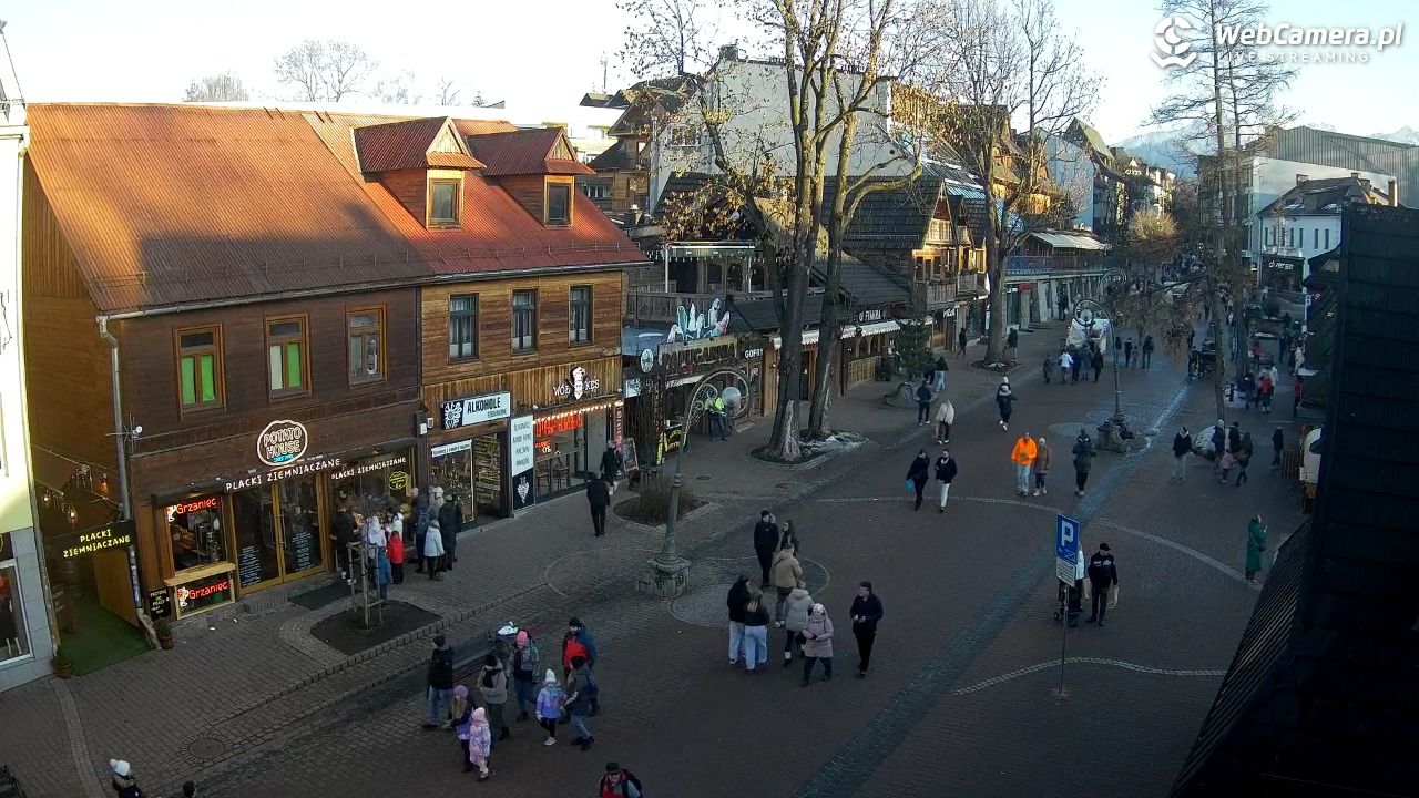 Krupówki Dolne - widok na deptak - 22 grudzień 2025, 14:27