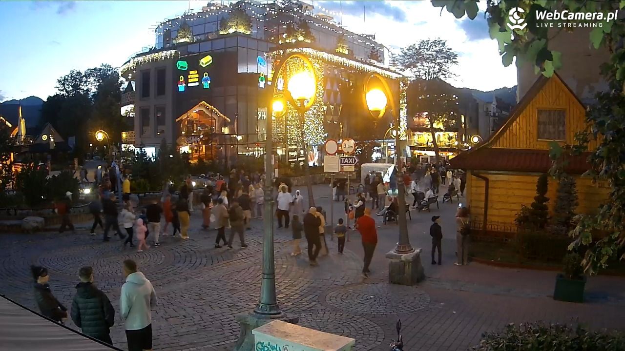 Widok na Krupówki w Zakopanem - 23 sierpień 2026, 20:03