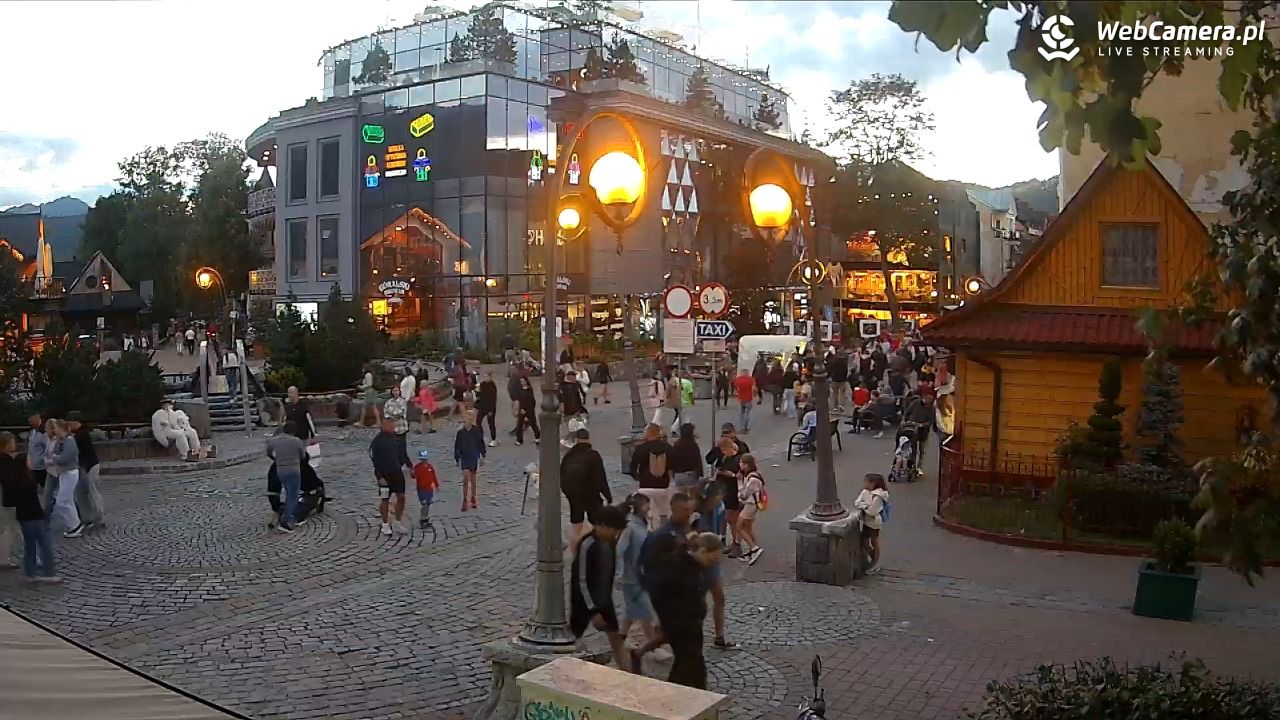 Widok na Krupówki w Zakopanem - 23 sierpień 2026, 19:48