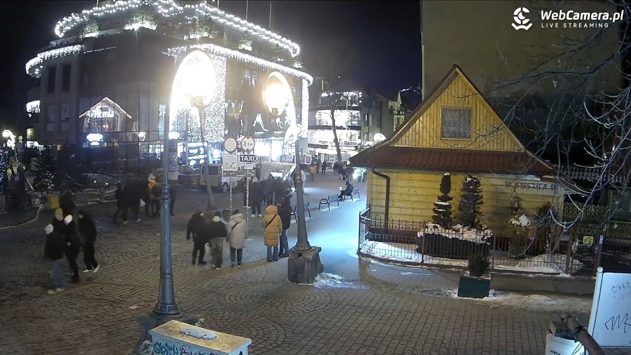 Widok na Krupówki w Zakopanem - 20 luty 2026, 20:58