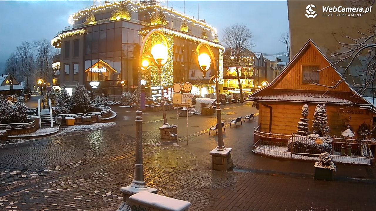 Widok na Krupówki w Zakopanem - 18 listopad 2025, 06:40