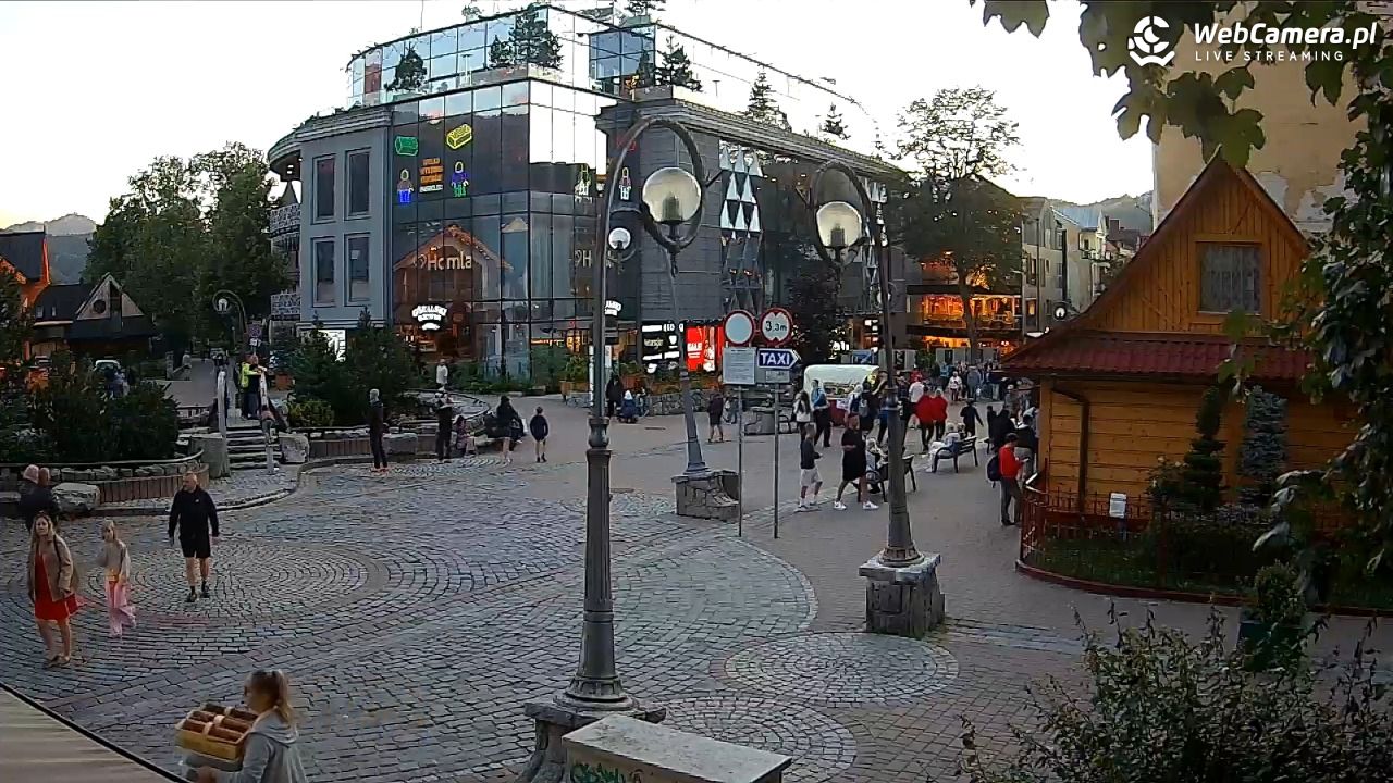 Widok na Krupówki w Zakopanem - 08 lipiec 2026, 20:34