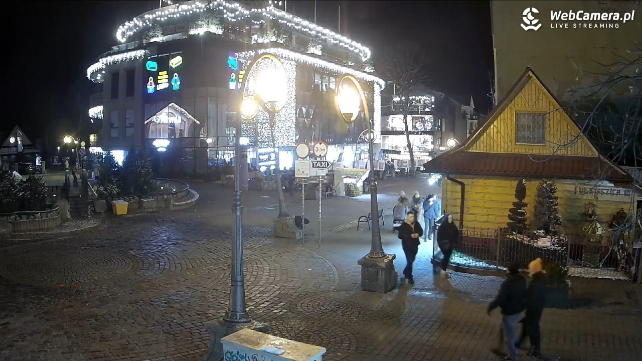 Widok na Krupówki w Zakopanem - 19 listopad 2025, 17:49