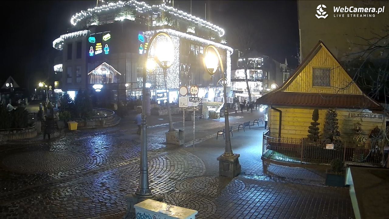 Widok na Krupówki w Zakopanem - 20 listopad 2025, 18:24