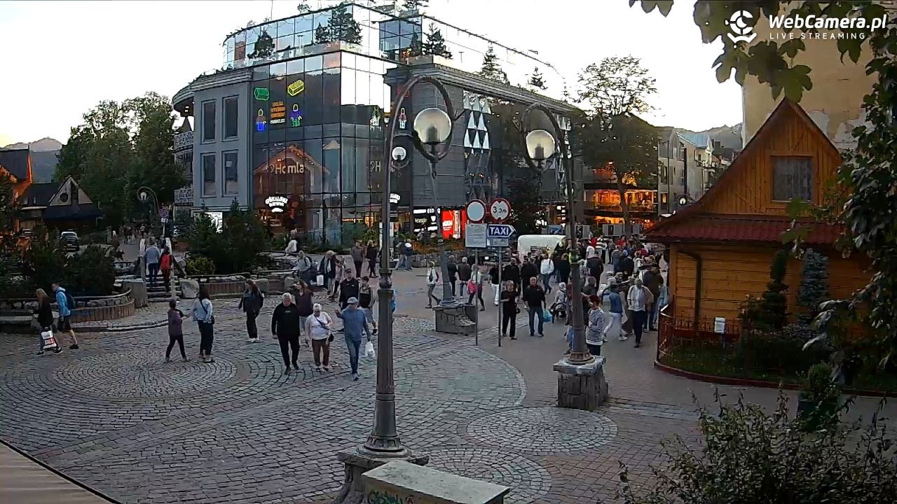 Widok na Krupówki w Zakopanem - 08 lipiec 2026, 20:35