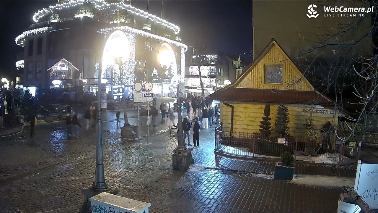 Widok na Krupówki w Zakopanem - 21 luty 2026, 21:05