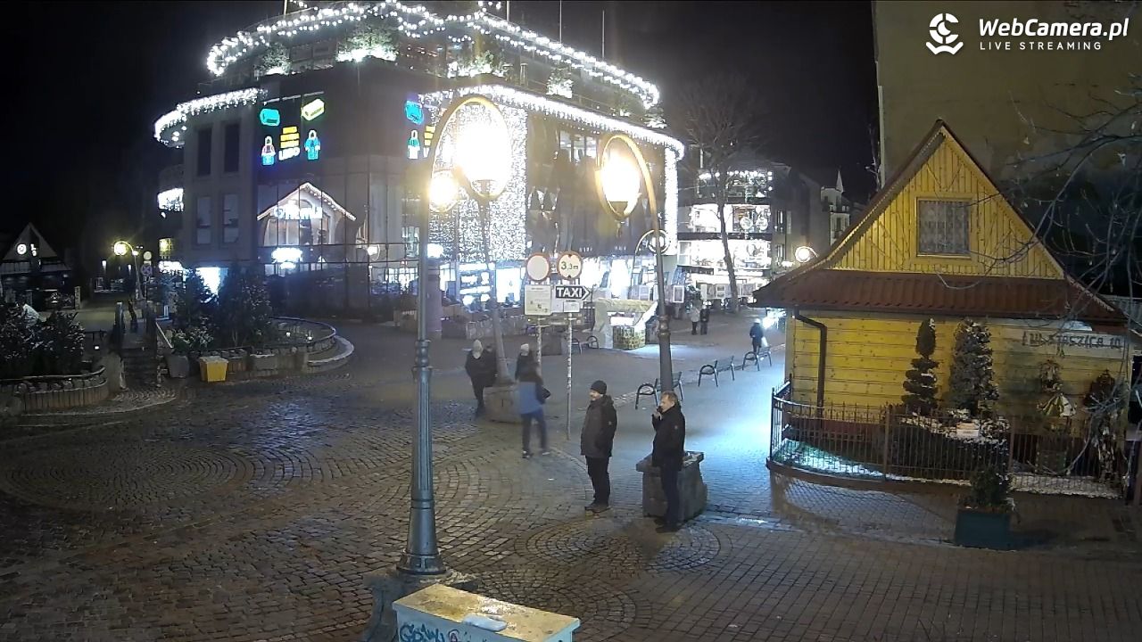 Widok na Krupówki w Zakopanem - 19 listopad 2025, 17:07