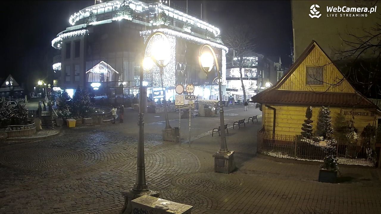 Widok na Krupówki w Zakopanem - 18 listopad 2025, 21:03