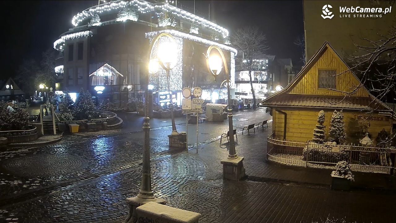 Widok na Krupówki w Zakopanem - 18 listopad 2025, 04:02