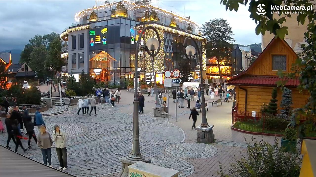 Widok na Krupówki w Zakopanem - 09 lipiec 2026, 20:41