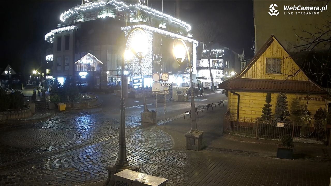 Widok na Krupówki w Zakopanem - 20 listopad 2025, 21:08