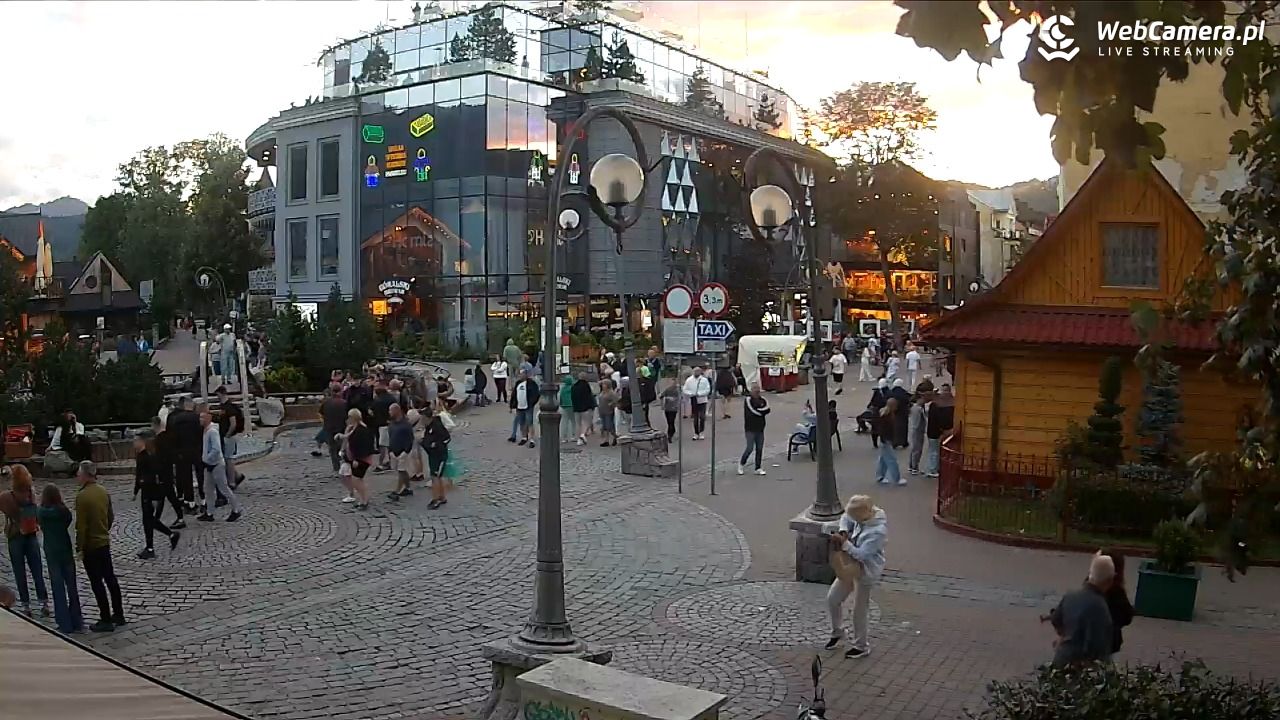 Widok na Krupówki w Zakopanem - 23 sierpień 2026, 19:37