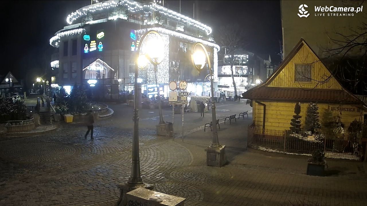 Widok na Krupówki w Zakopanem - 19 listopad 2025, 20:06