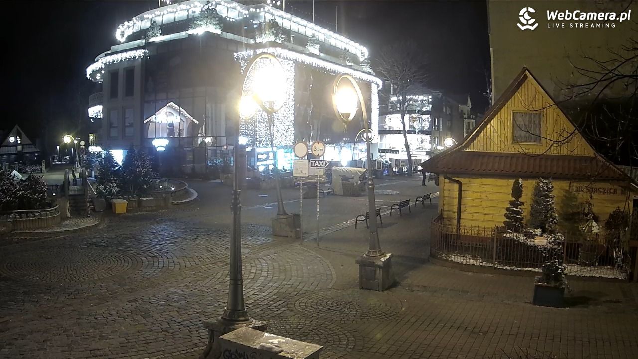 Widok na Krupówki w Zakopanem - 18 listopad 2025, 22:45