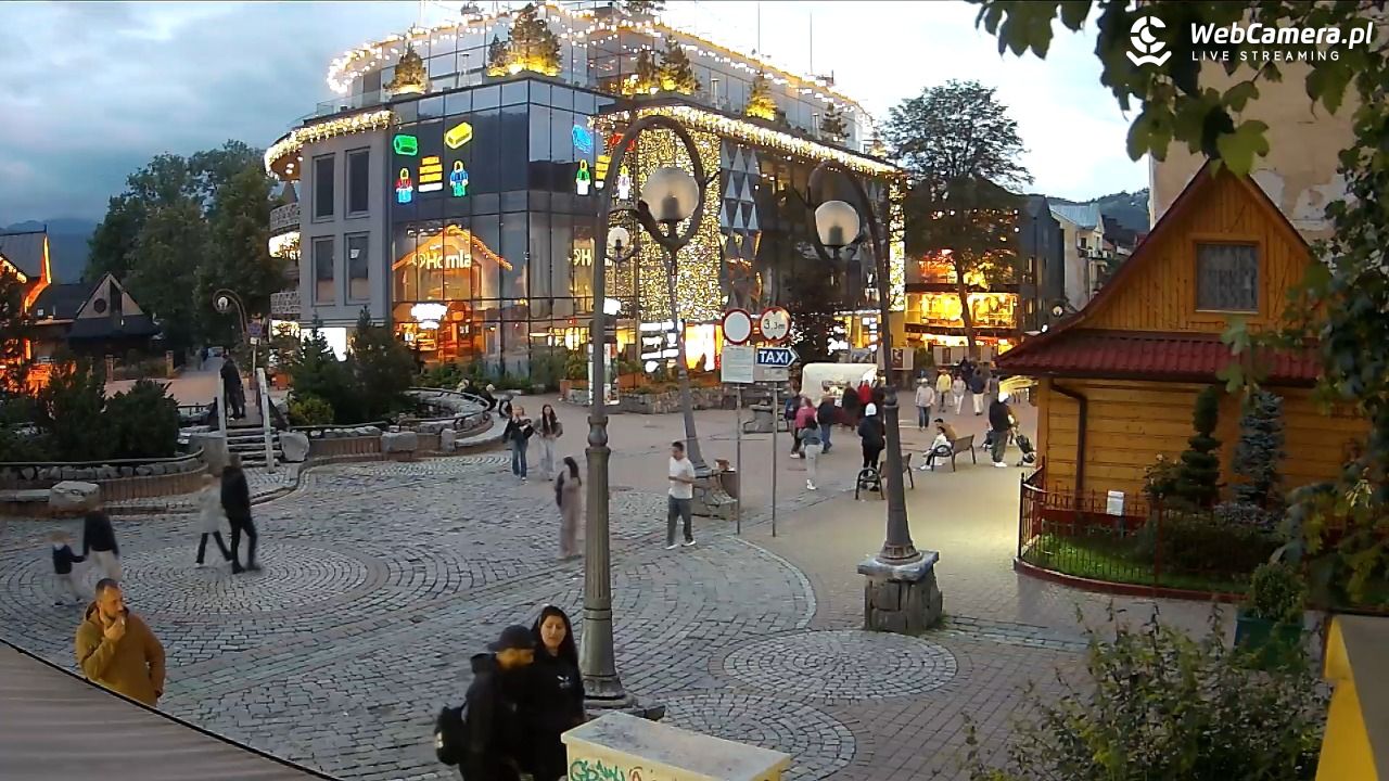 Widok na Krupówki w Zakopanem - 09 lipiec 2026, 20:44