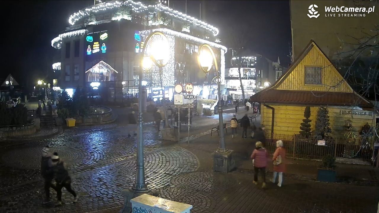 Widok na Krupówki w Zakopanem - 20 listopad 2025, 19:00