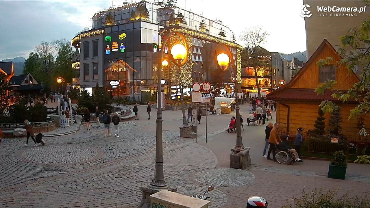 Widok na Krupówki w Zakopanem - 22 maj 2026, 20:33