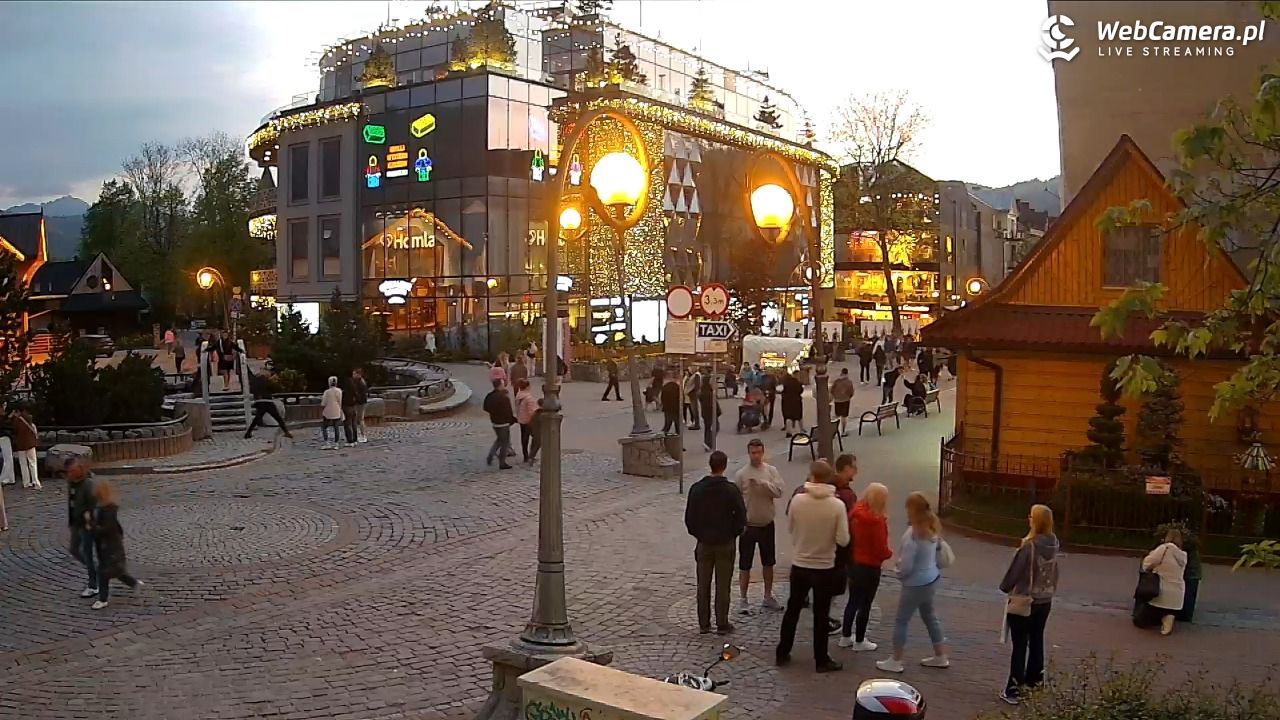 Widok na Krupówki w Zakopanem - 22 maj 2026, 20:39