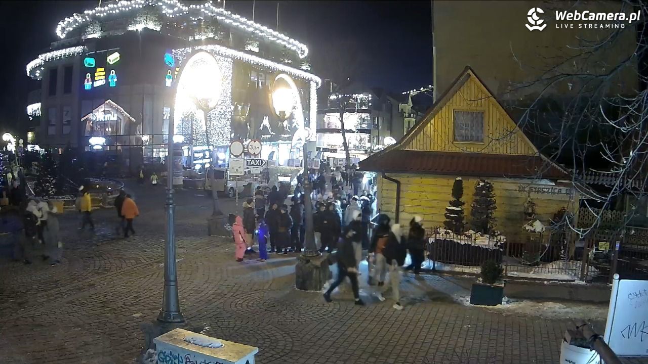 Widok na Krupówki w Zakopanem - 20 luty 2026, 20:08