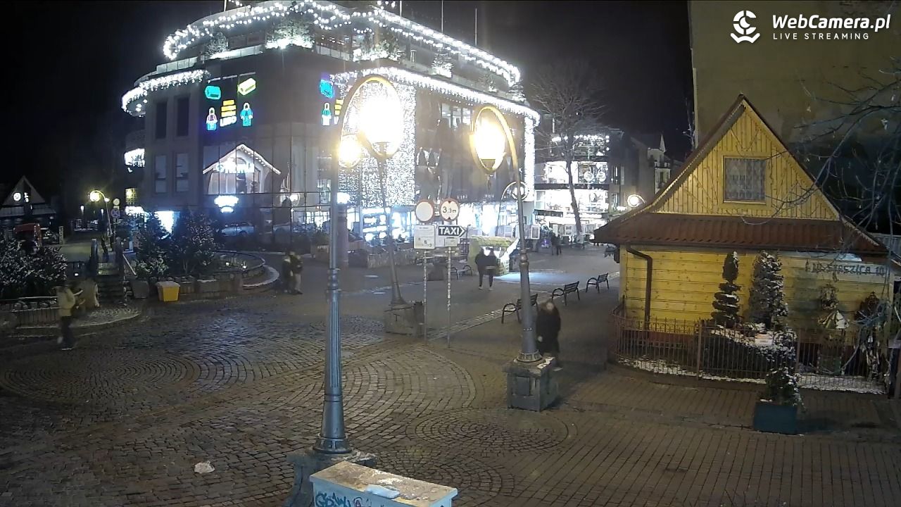 Widok na Krupówki w Zakopanem - 18 listopad 2025, 18:42