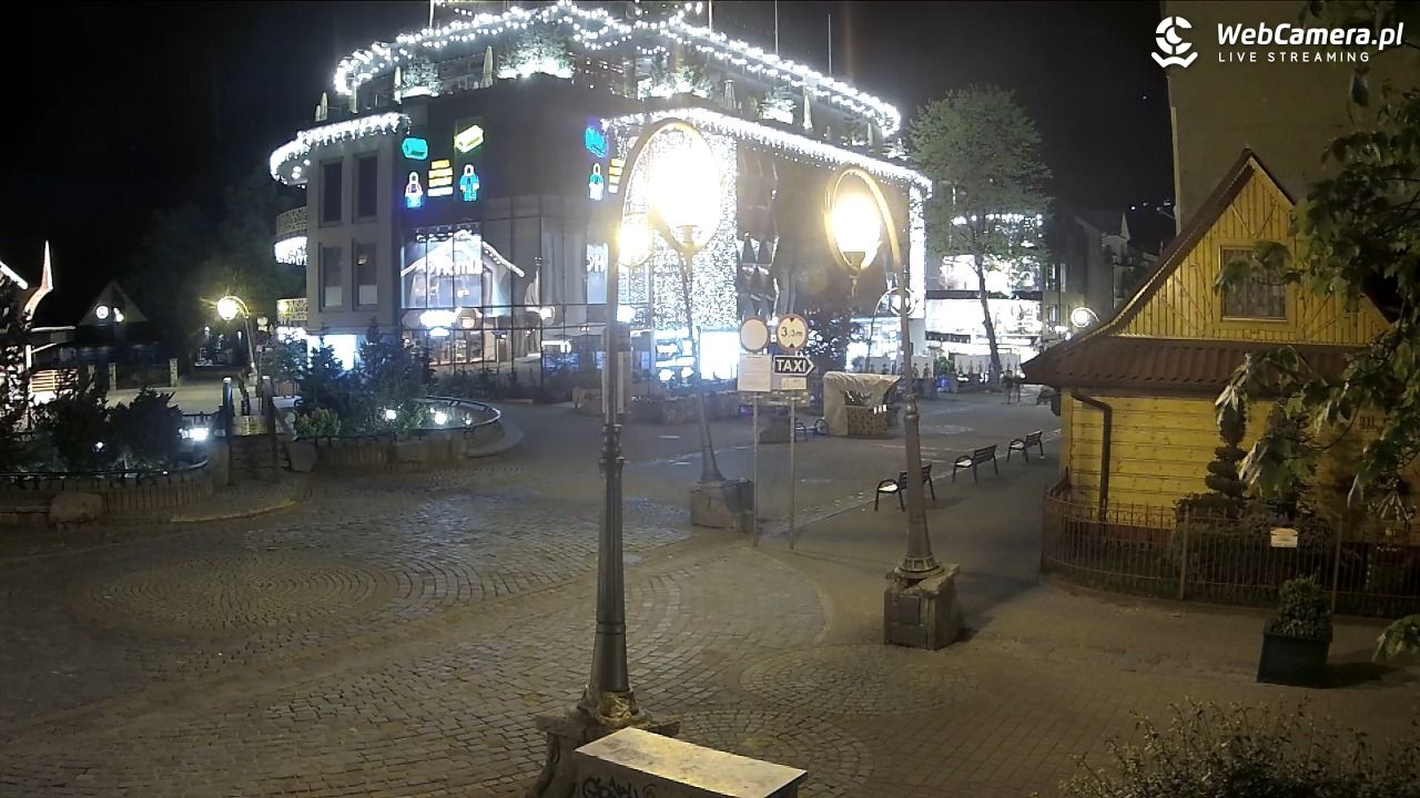 Widok na Krupówki w Zakopanem - 25 maj 2026, 22:47