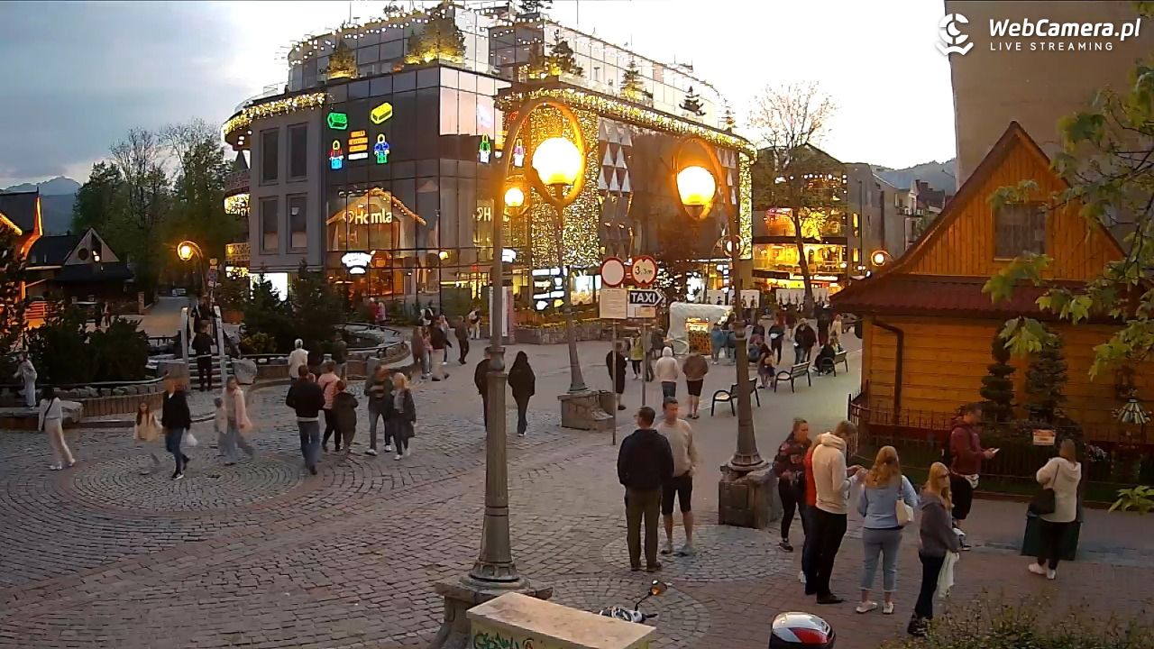 Widok na Krupówki w Zakopanem - 22 maj 2026, 20:39