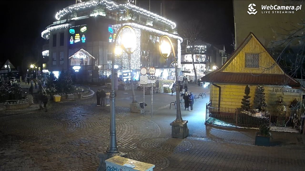 Widok na Krupówki w Zakopanem - 19 listopad 2025, 18:31