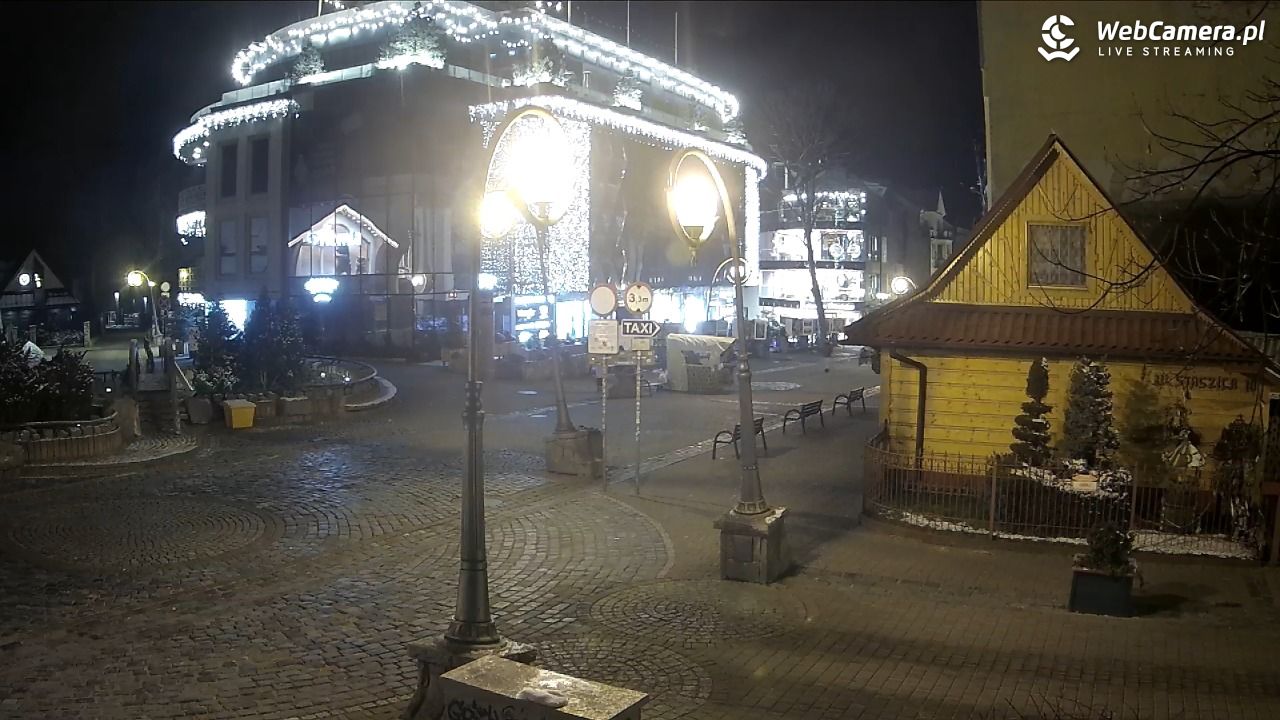 Widok na Krupówki w Zakopanem - 19 listopad 2025, 23:25