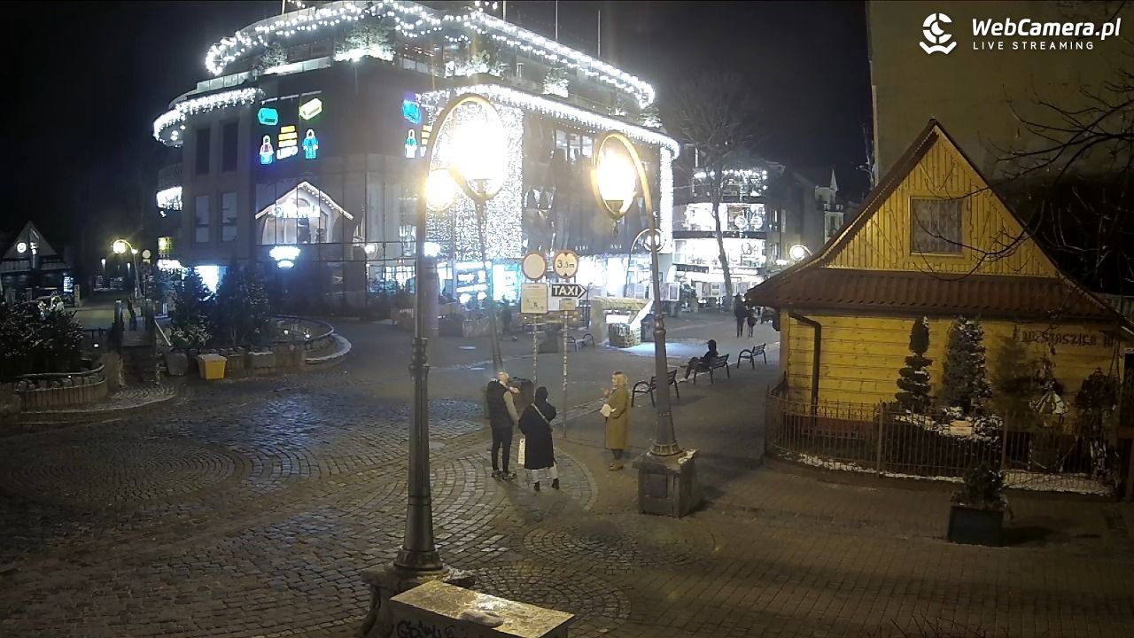 Widok na Krupówki w Zakopanem - 19 listopad 2025, 19:31