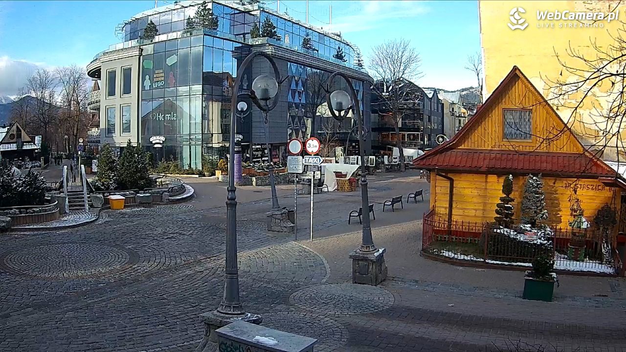 Widok na Krupówki w Zakopanem - 20 listopad 2025, 08:45